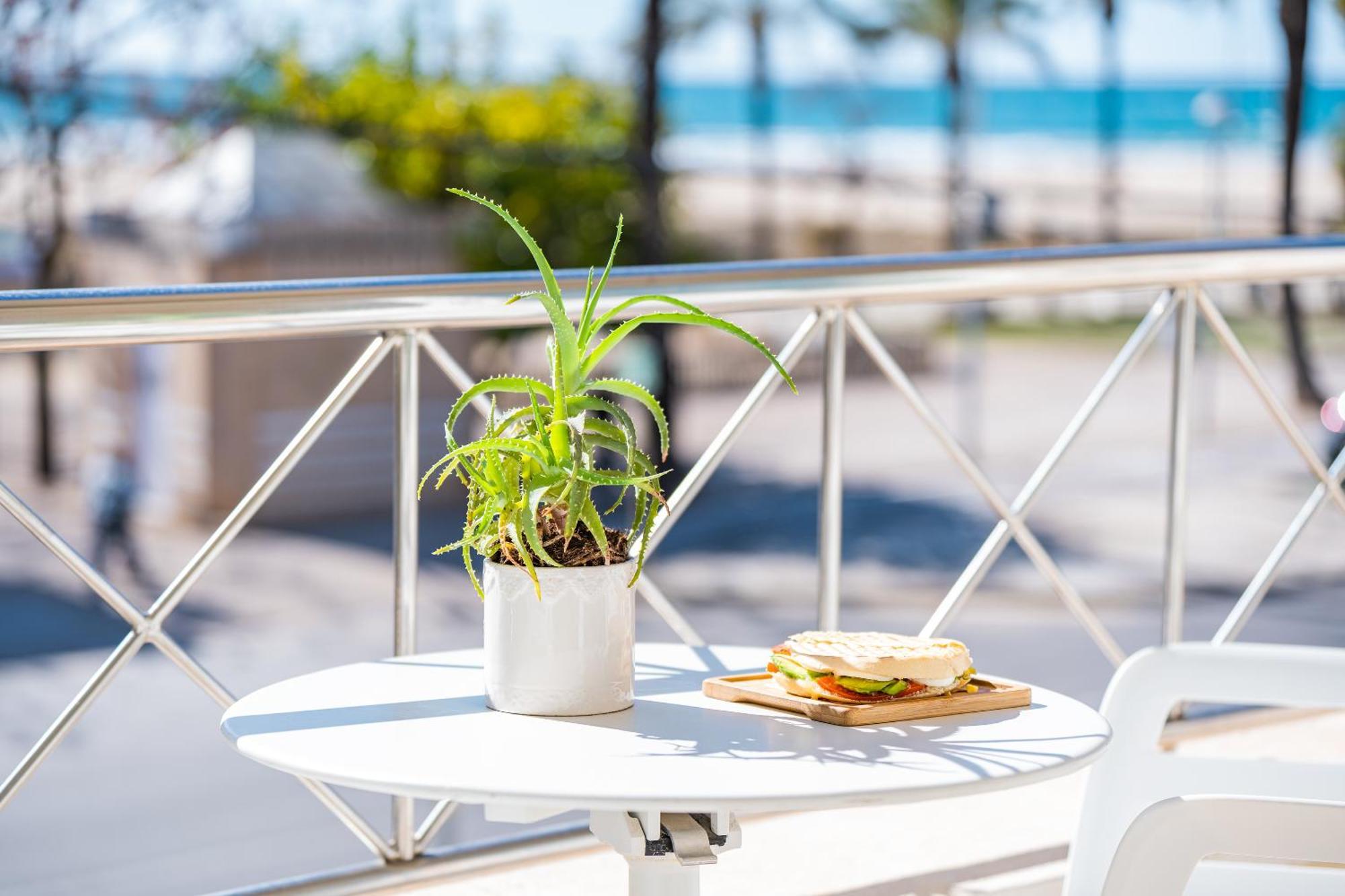 Marea Aparthotel Vilanova i la Geltru Bagian luar foto